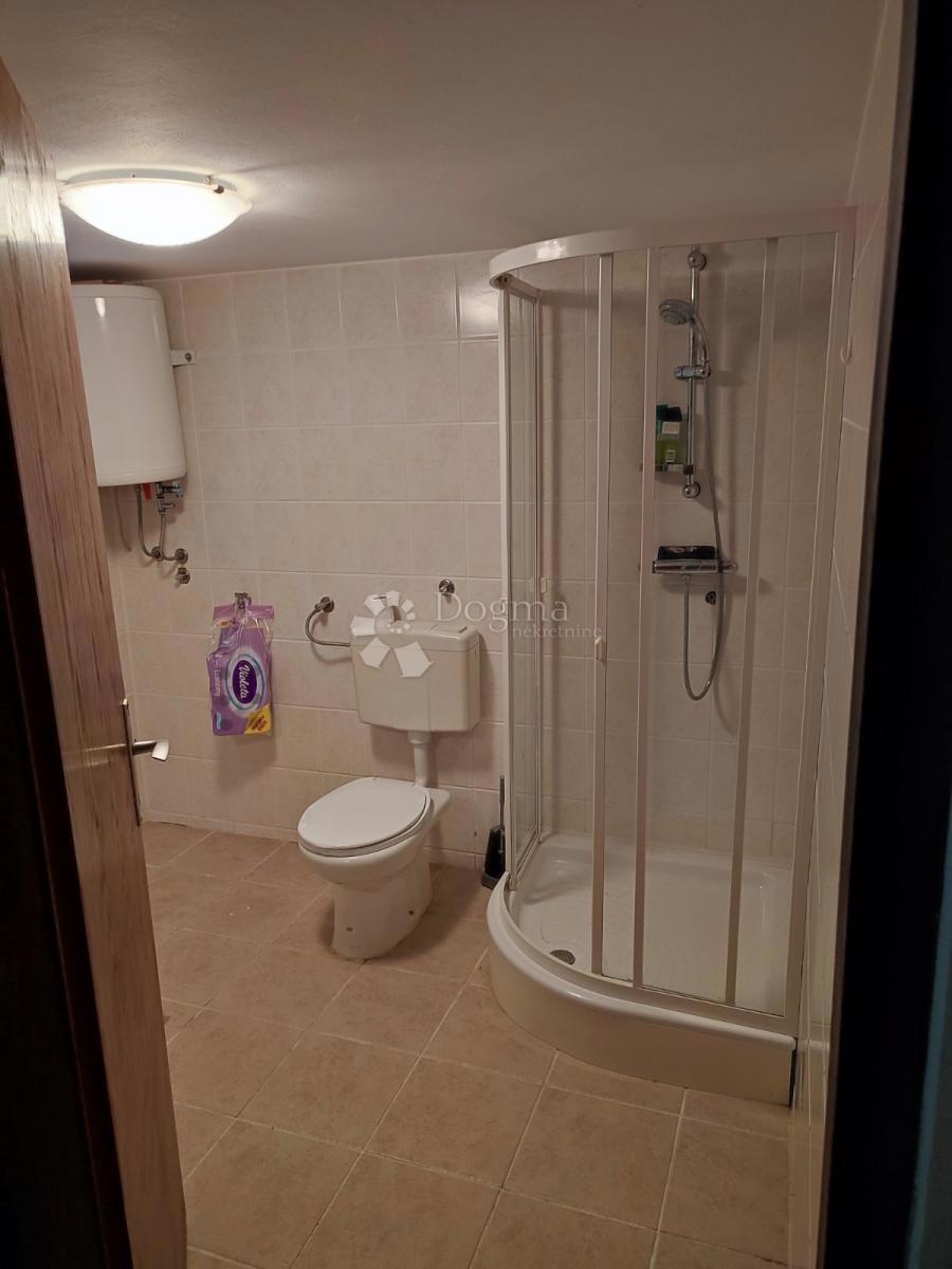 Casa Gornje Vratno, Cestica, 166,58m2