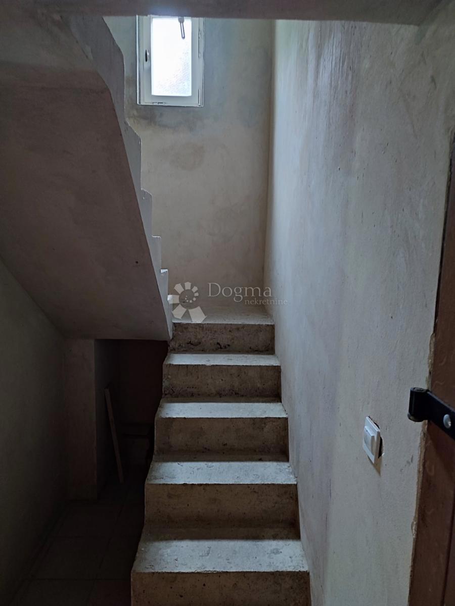 Casa Gornje Vratno, Cestica, 166,58m2