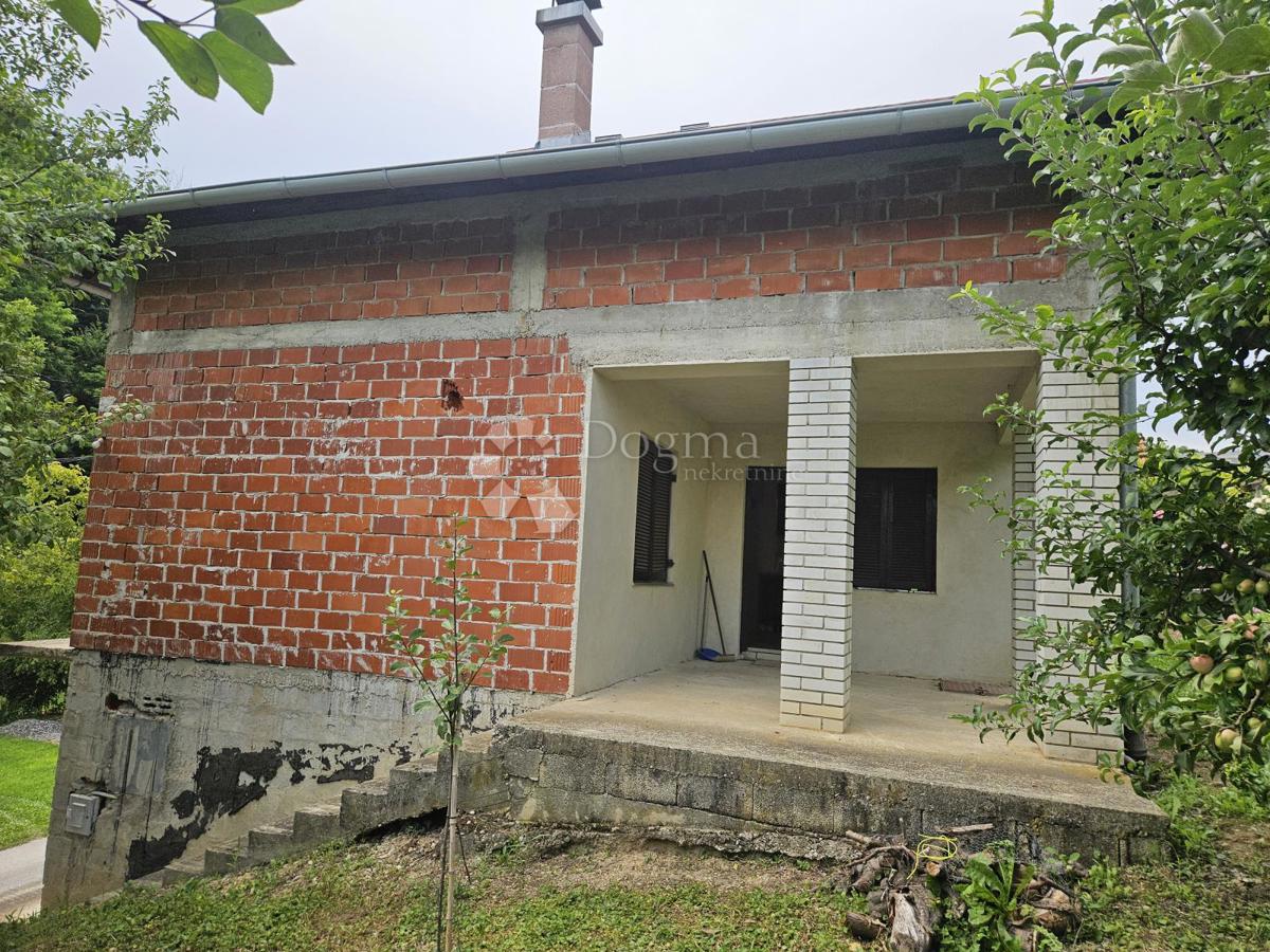 Casa Gornje Vratno, Cestica, 166,58m2