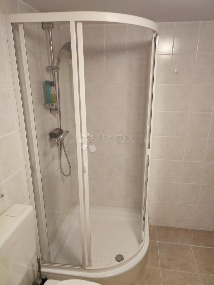 Casa Gornje Vratno, Cestica, 166,58m2