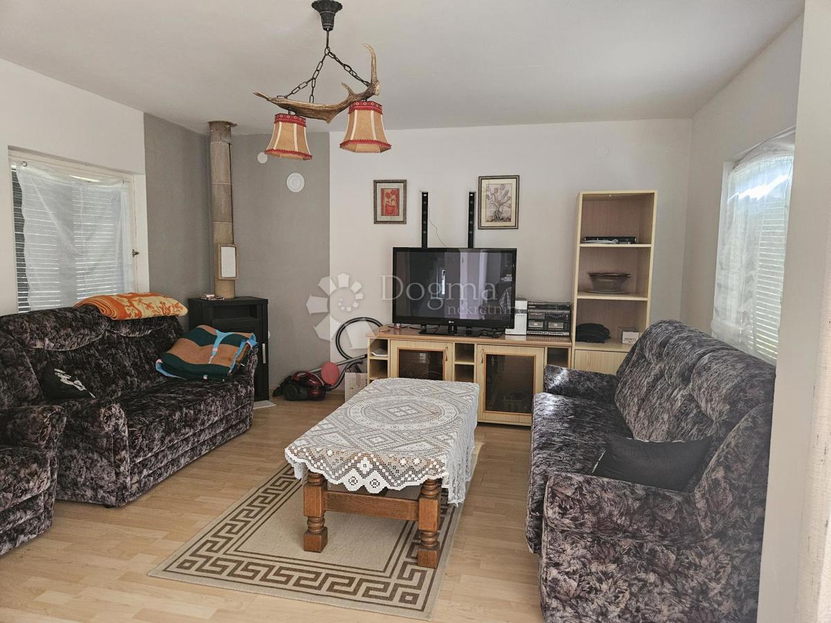 Casa Gornje Vratno, Cestica, 166,58m2