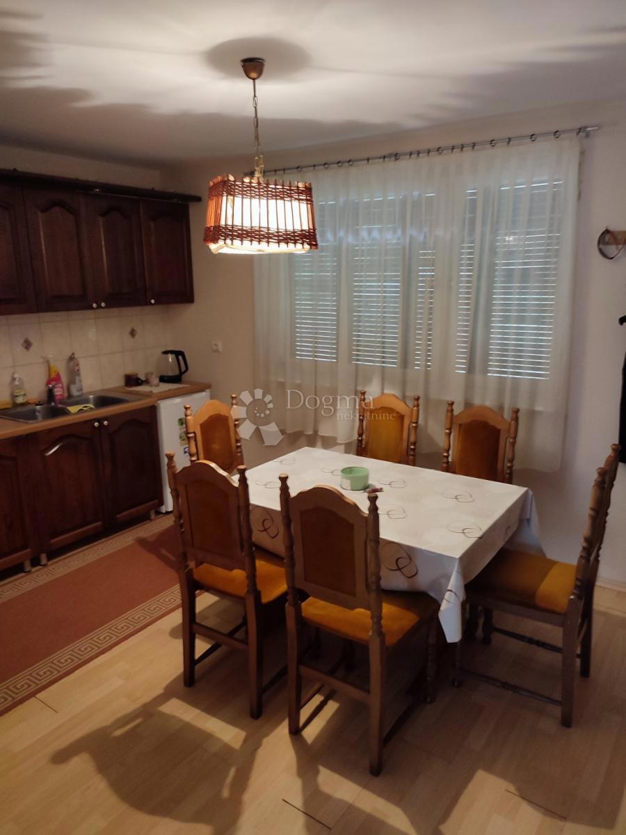 Casa Gornje Vratno, Cestica, 166,58m2