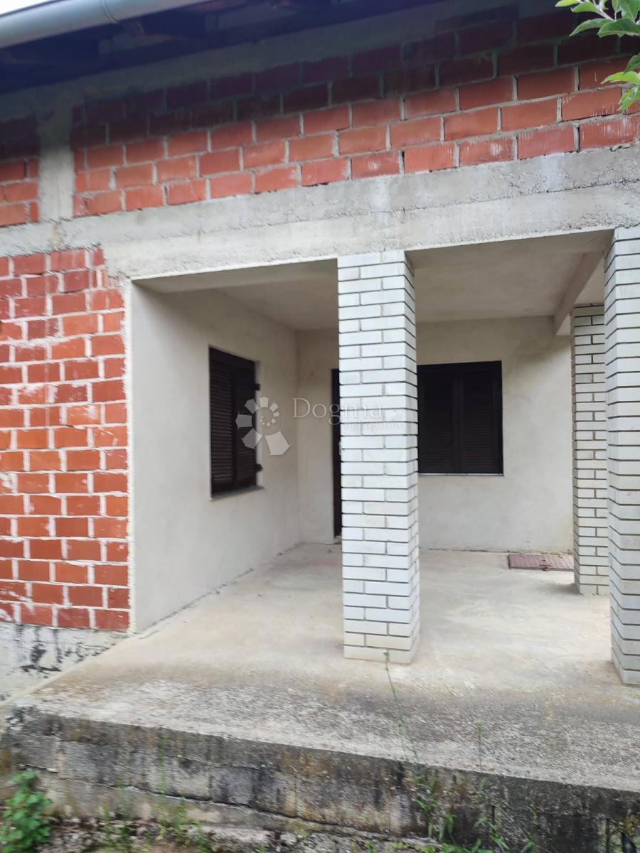 Casa Gornje Vratno, Cestica, 166,58m2