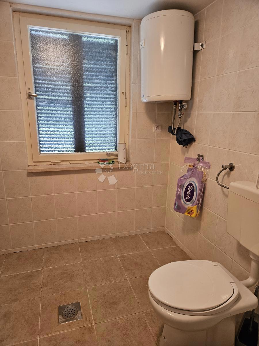 Casa Gornje Vratno, Cestica, 166,58m2