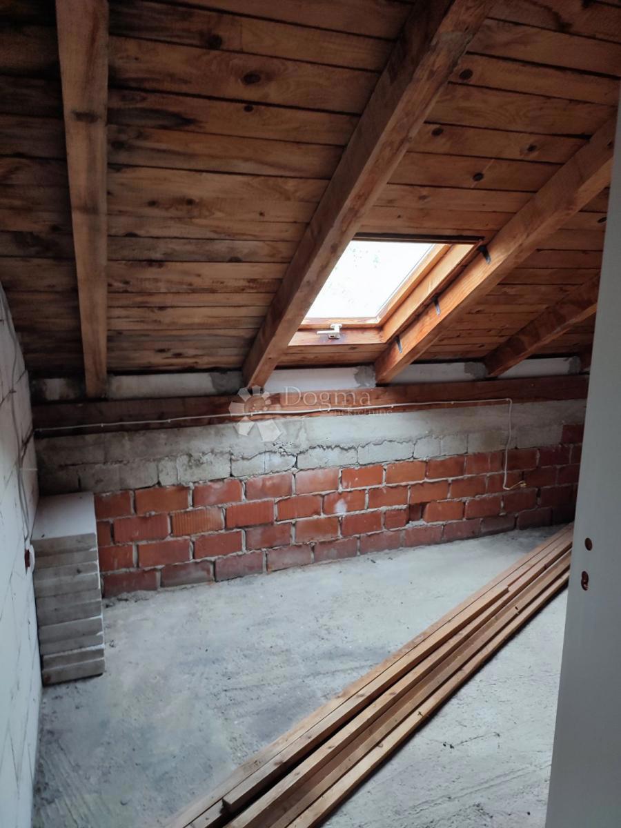 Casa Gornje Vratno, Cestica, 166,58m2