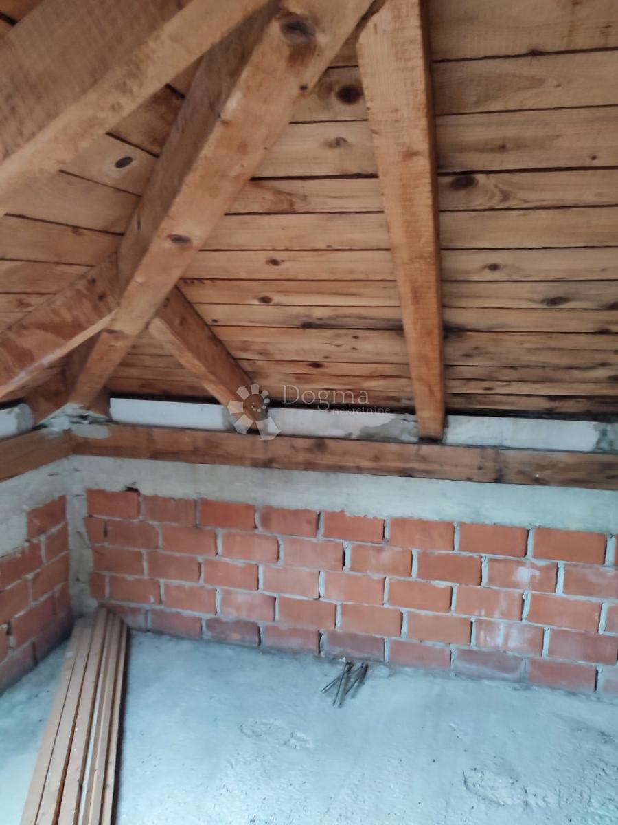 Casa Gornje Vratno, Cestica, 166,58m2