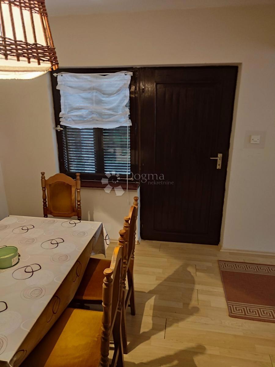 Casa Gornje Vratno, Cestica, 166,58m2