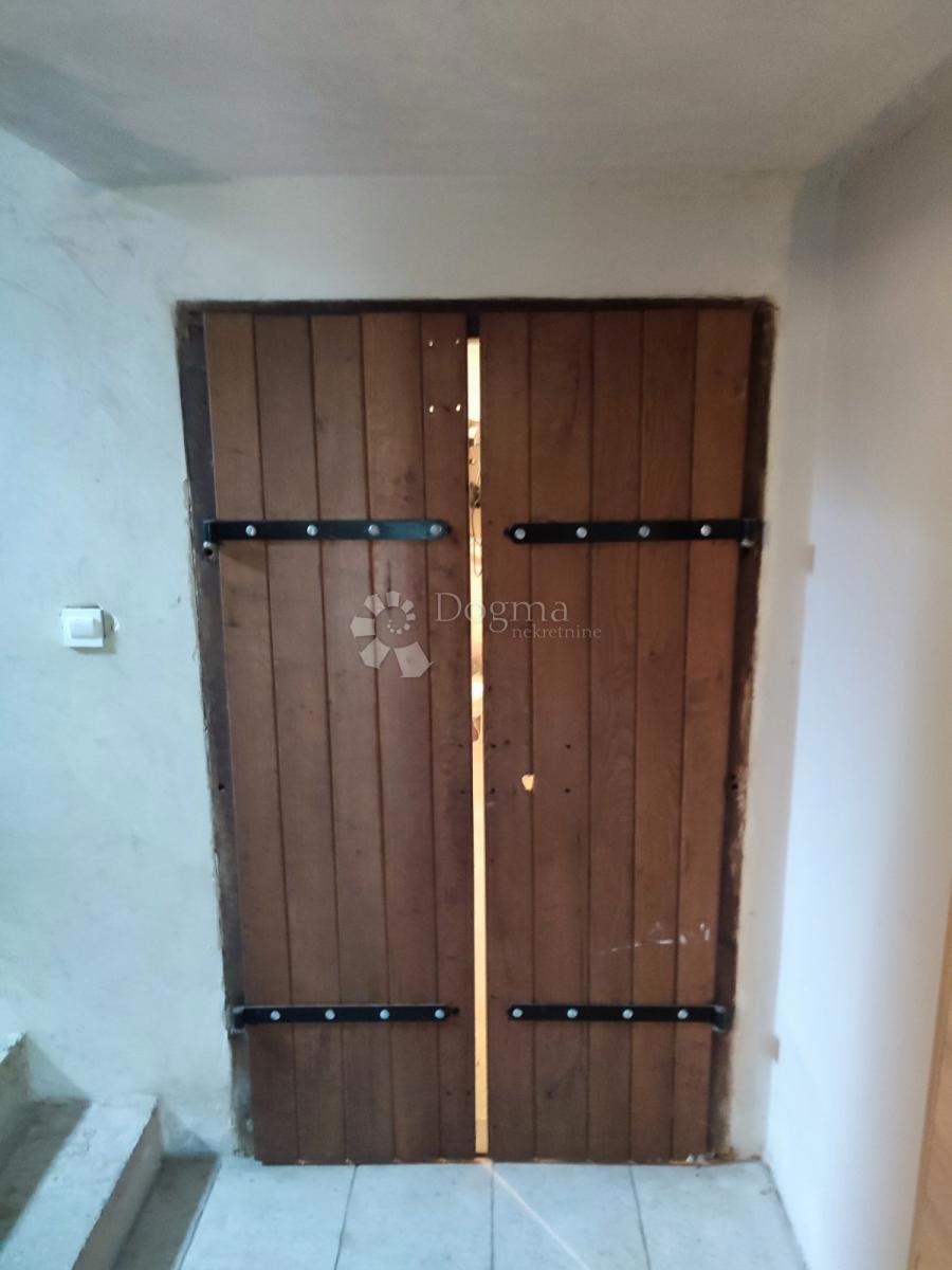 Casa Gornje Vratno, Cestica, 166,58m2