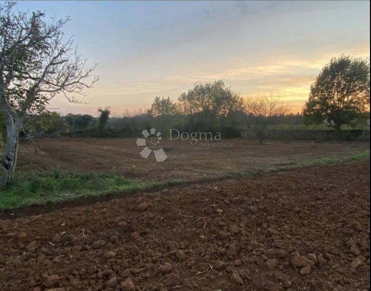 Terreno edificabile Rakalj, Marčana, 1.540m2