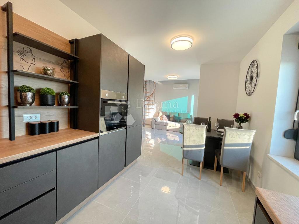 Appartamento con due camere da letto a Pješčana uvala