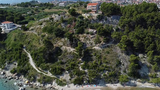 OPPORTUNITÀ UNICA – AMPIO APPARTAMENTO QUADRILOCALE CON QUATTRO BALCONI SU UNA SCOGLIERA SUL MARE – STOBREČ
