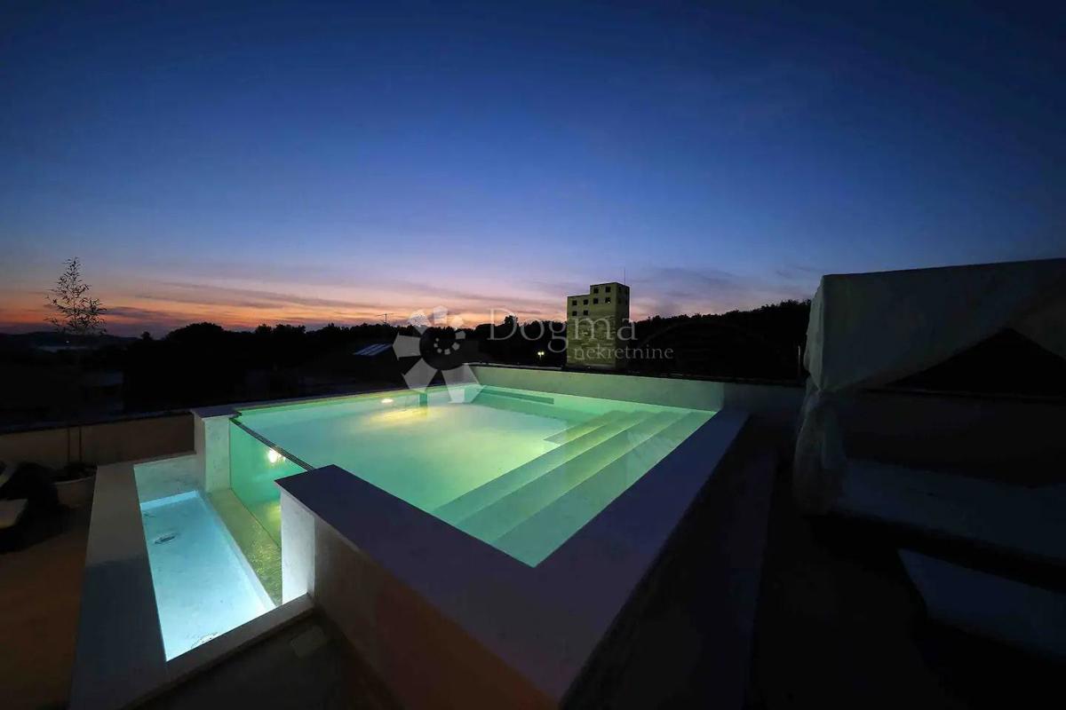 Attico da sogno - terrazza sul tetto e piscina