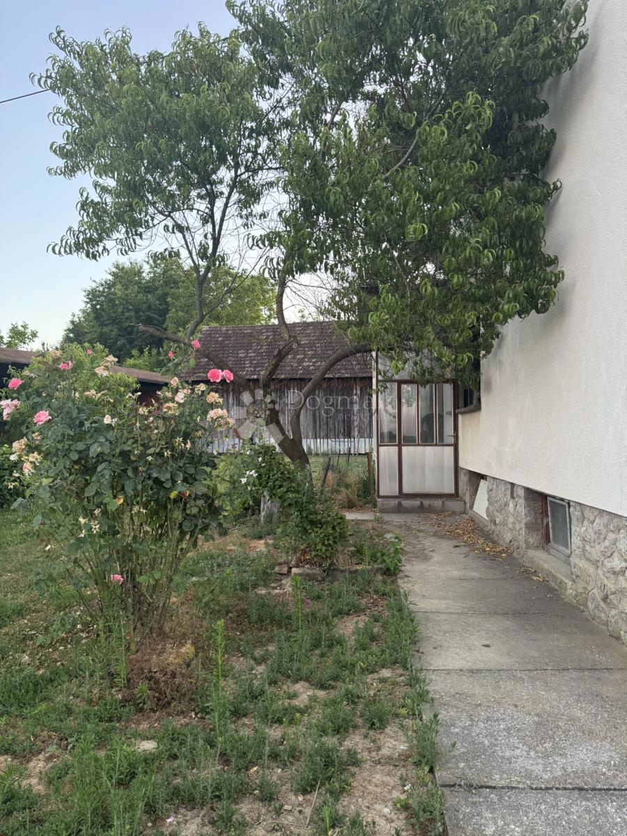 Casa Kobasičari, Kapela, 220m2