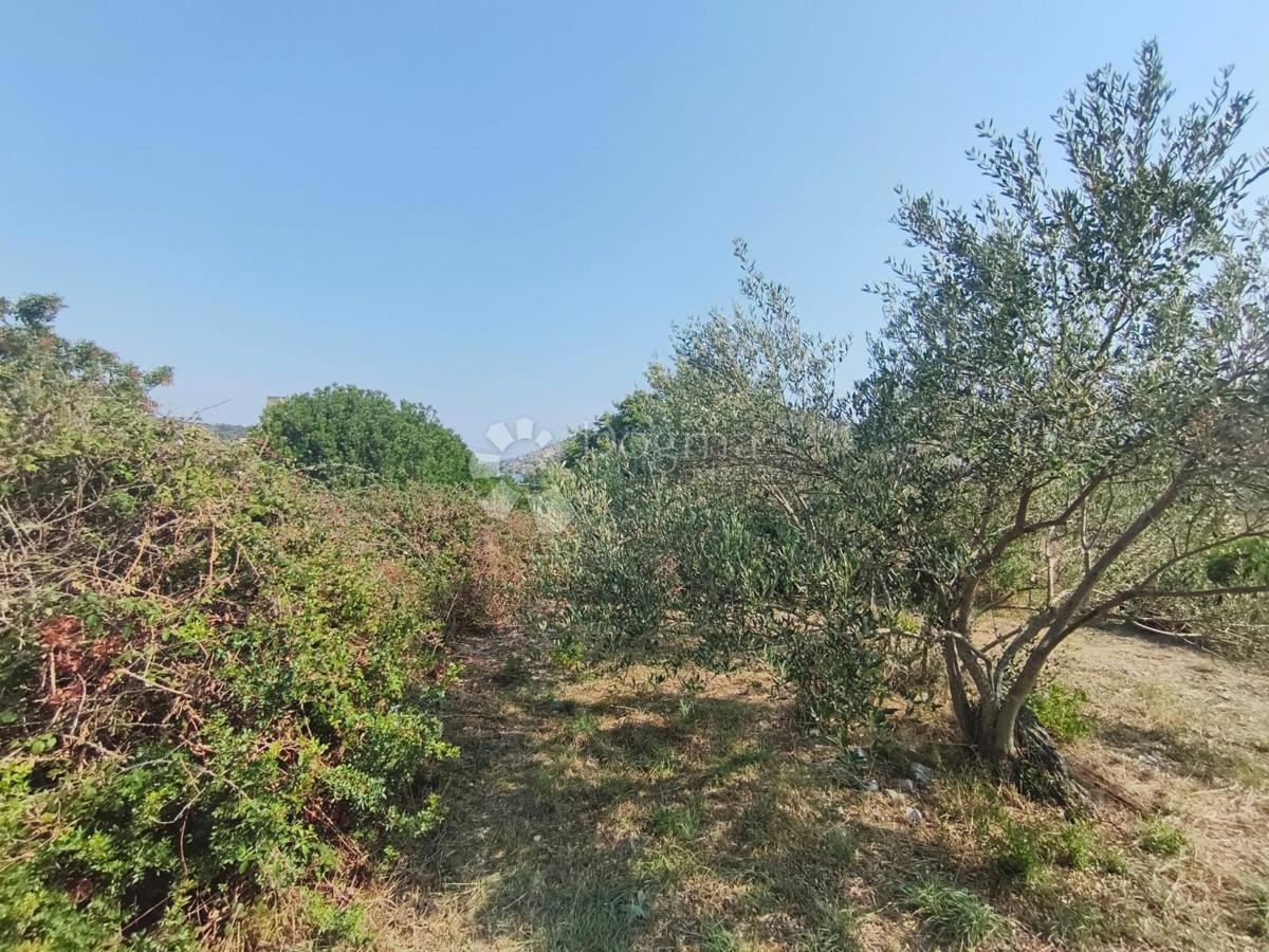 Terreno edificabile Vinišće, Marina, 300m2