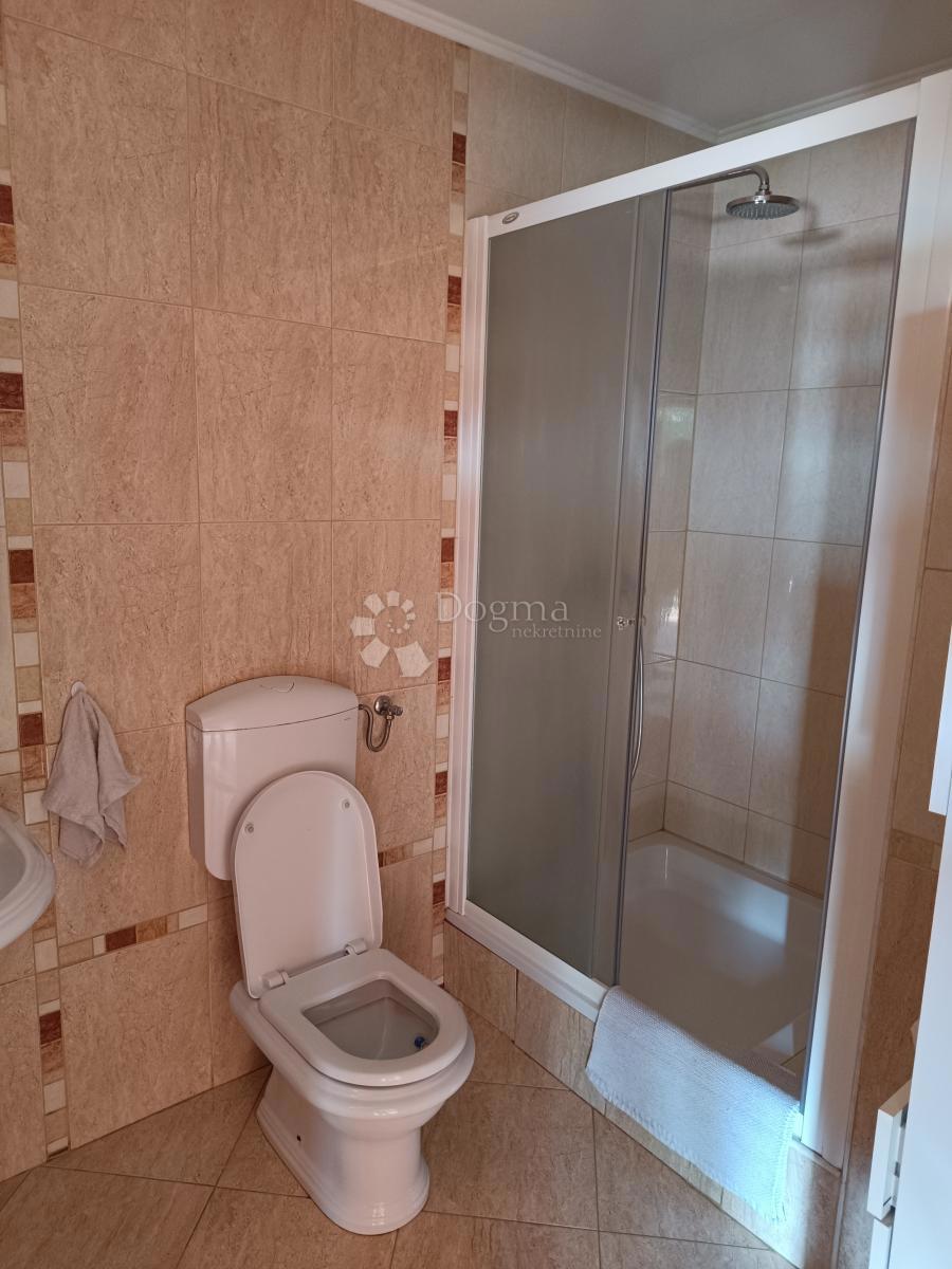 Casa Borovo Naselje, Vukovar, 449m2