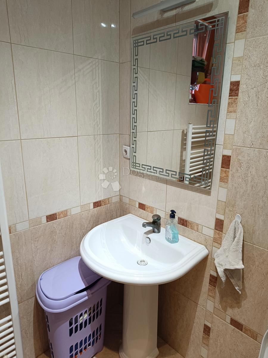 Casa Borovo Naselje, Vukovar, 449m2