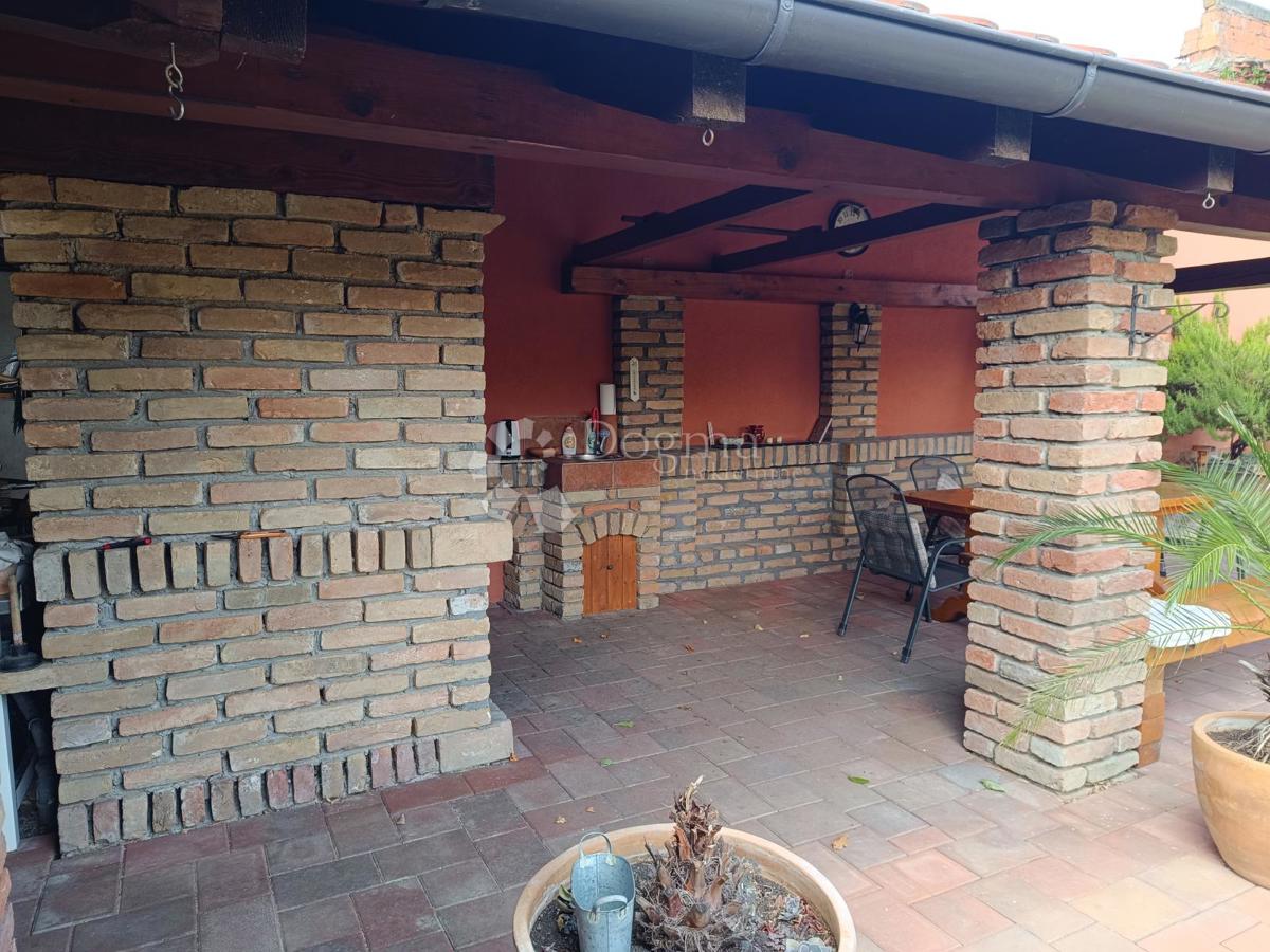 Casa Borovo Naselje, Vukovar, 449m2