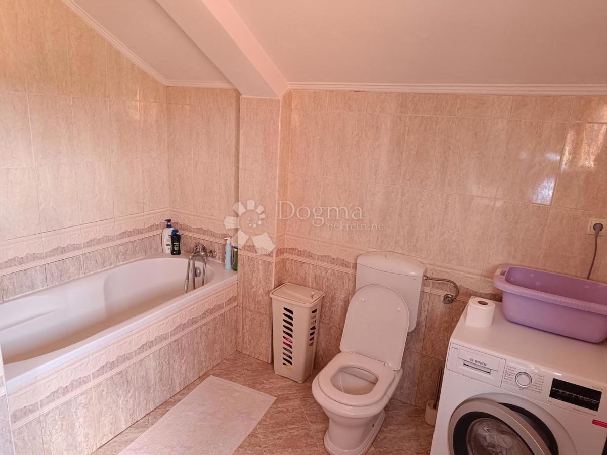 Casa Borovo Naselje, Vukovar, 449m2