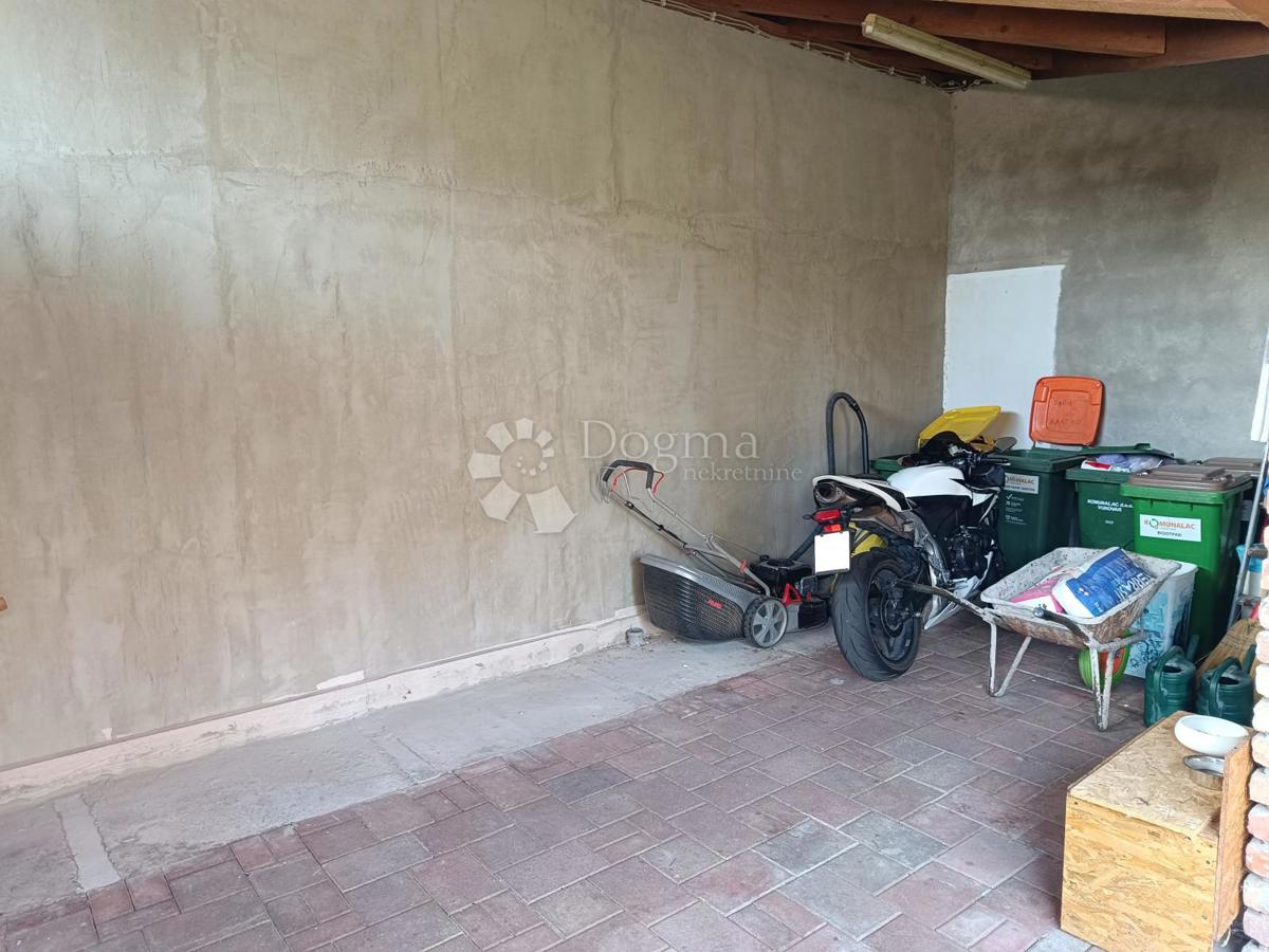 Casa Borovo Naselje, Vukovar, 449m2