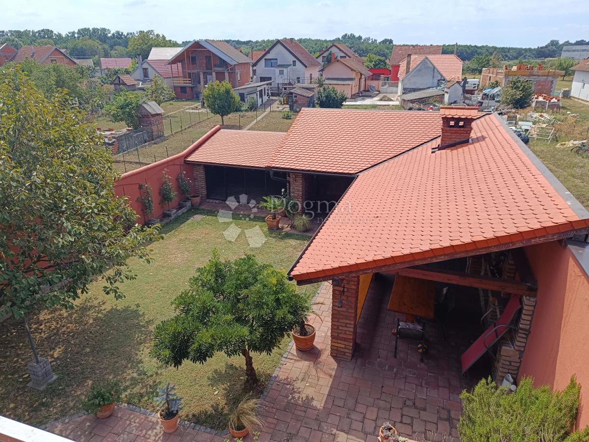 Casa Borovo Naselje, Vukovar, 449m2