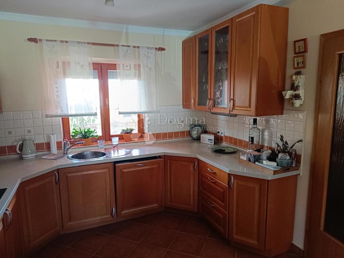 Casa Borovo Naselje, Vukovar, 449m2