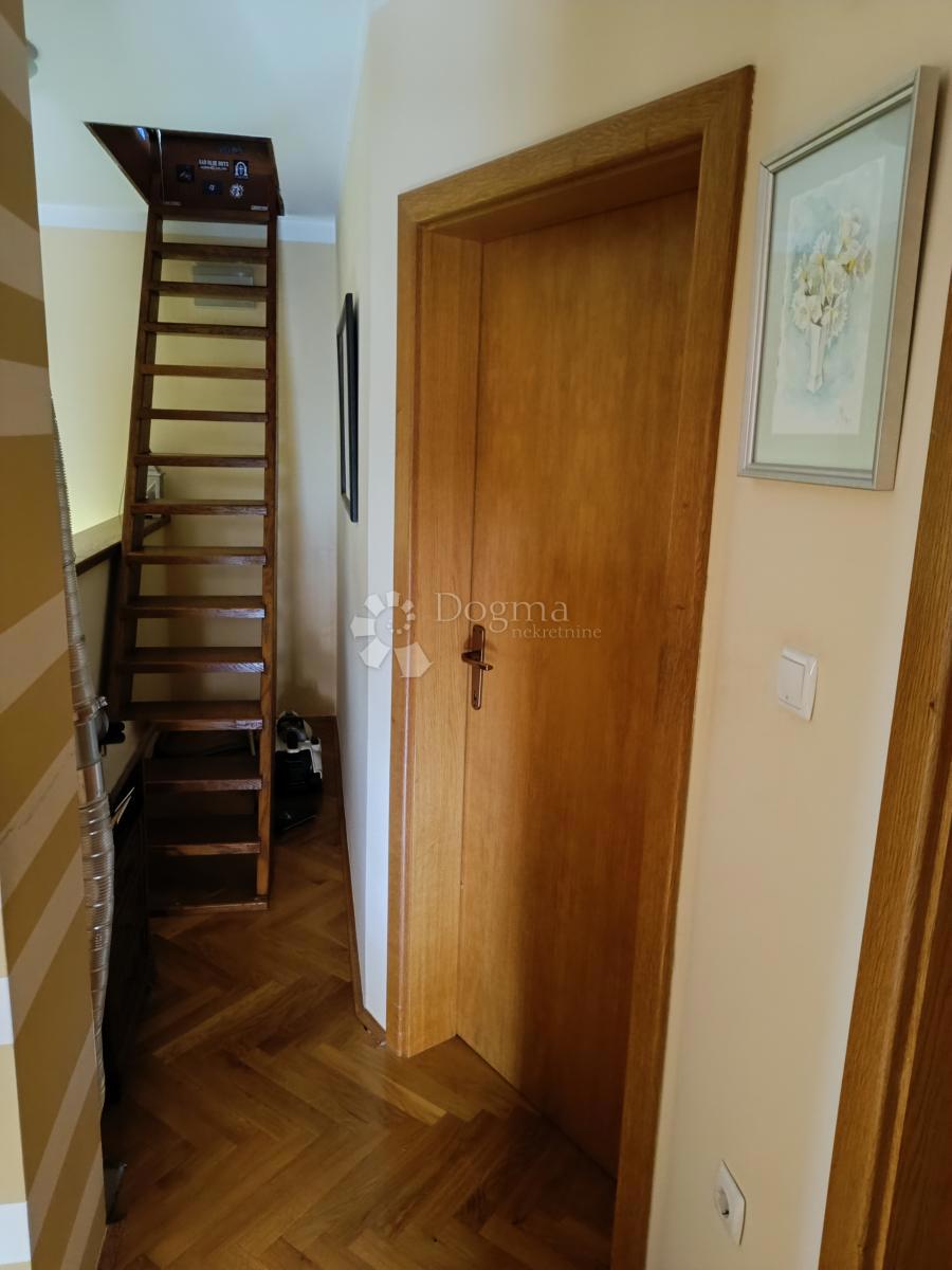 Casa Borovo Naselje, Vukovar, 449m2