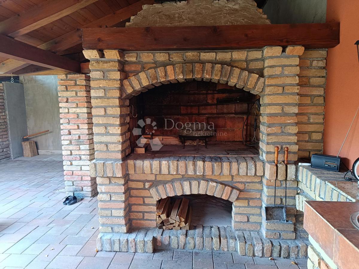 Casa Borovo Naselje, Vukovar, 449m2