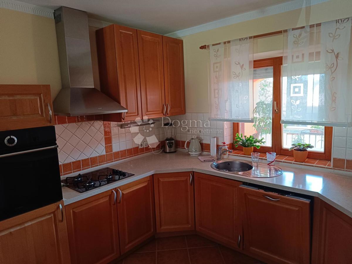 Casa Borovo Naselje, Vukovar, 449m2