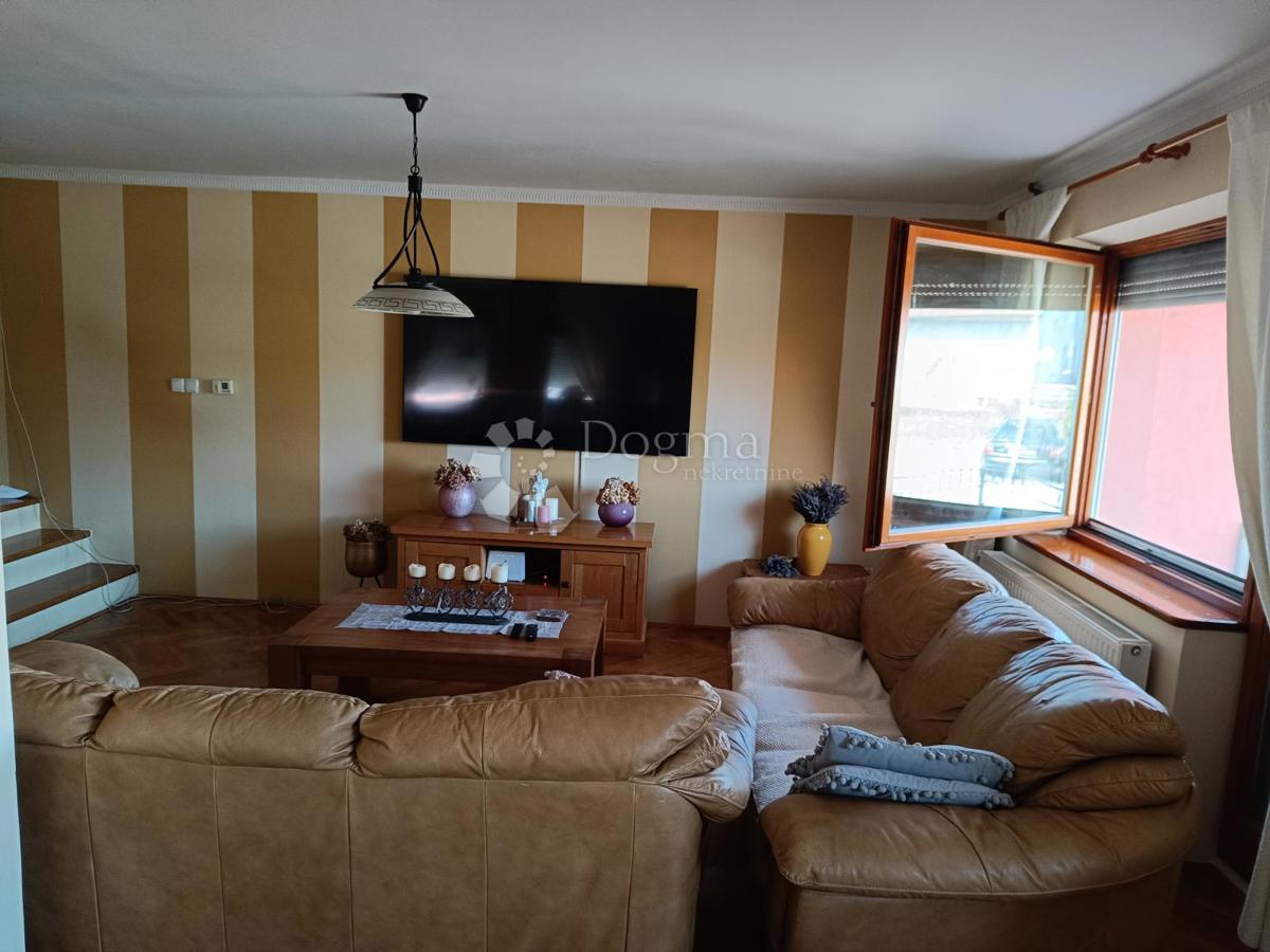 Casa Borovo Naselje, Vukovar, 449m2