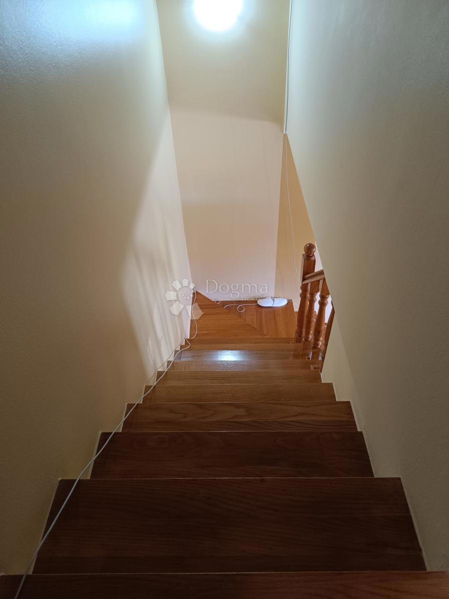 Casa Borovo Naselje, Vukovar, 449m2