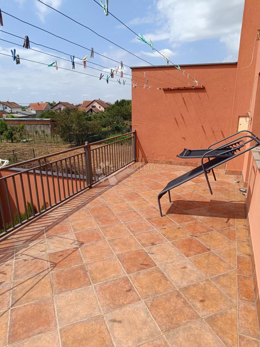 Casa Borovo Naselje, Vukovar, 449m2