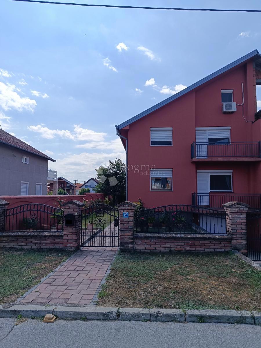 Casa Borovo Naselje, Vukovar, 449m2