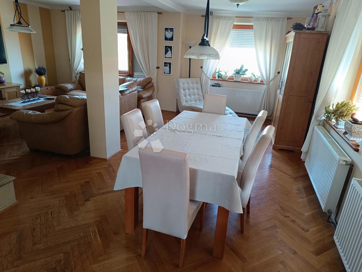 Casa Borovo Naselje, Vukovar, 449m2