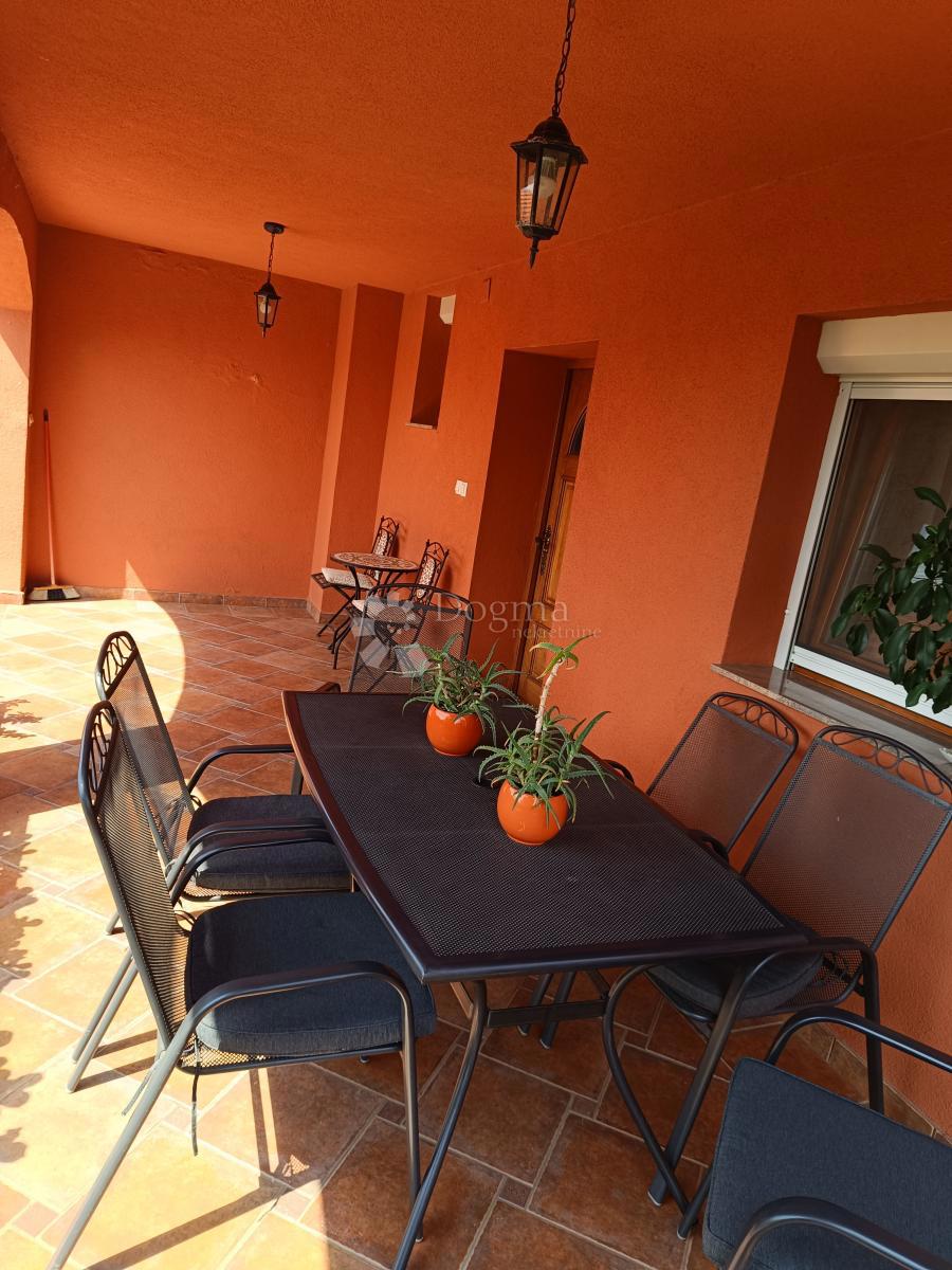 Casa Borovo Naselje, Vukovar, 449m2