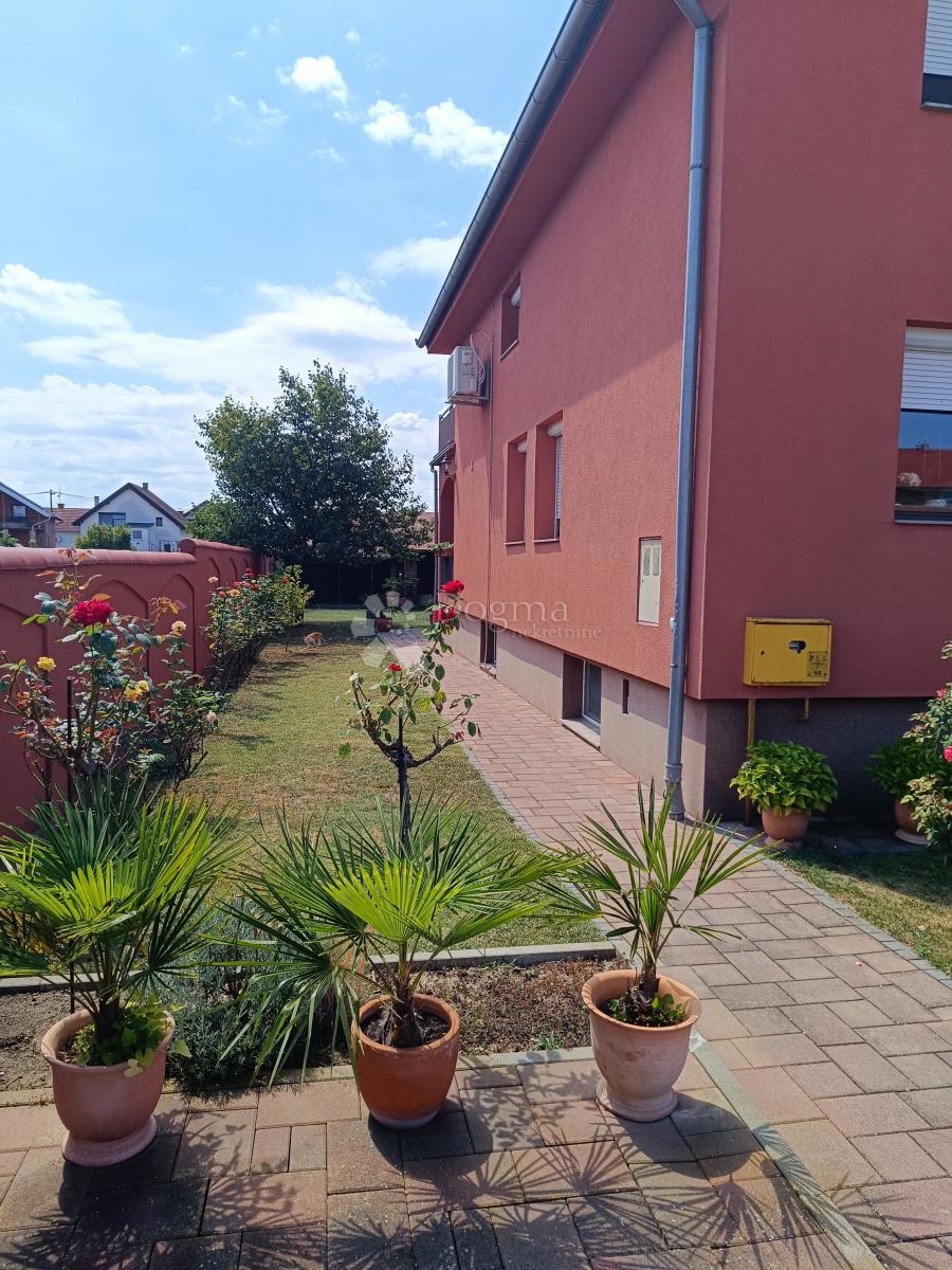 Casa Borovo Naselje, Vukovar, 449m2