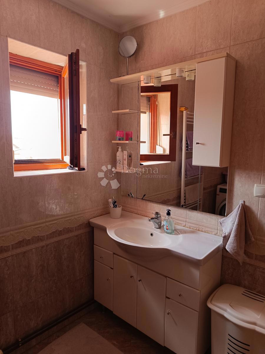 Casa Borovo Naselje, Vukovar, 449m2