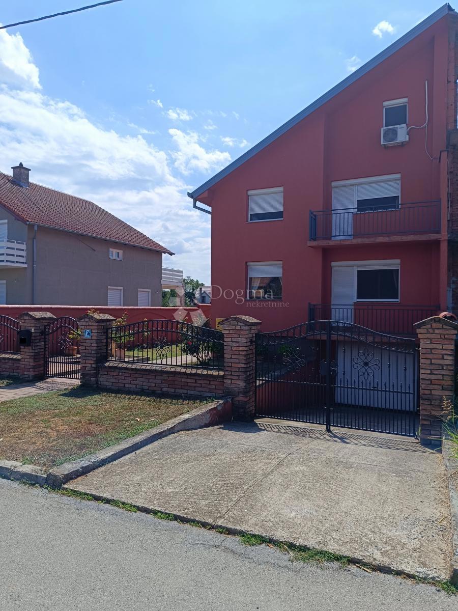 Casa Borovo Naselje, Vukovar, 449m2