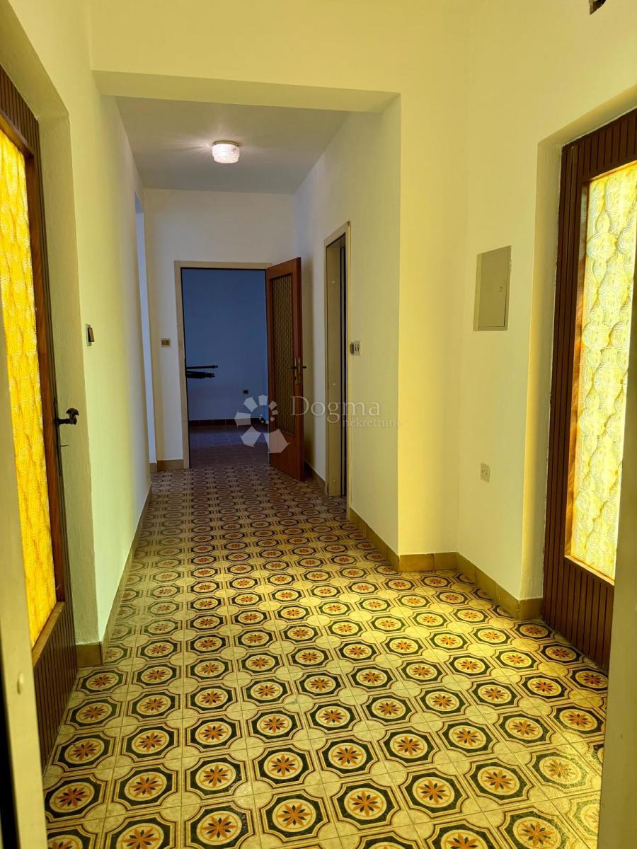 Casa Valdebek, Pula, 331m2