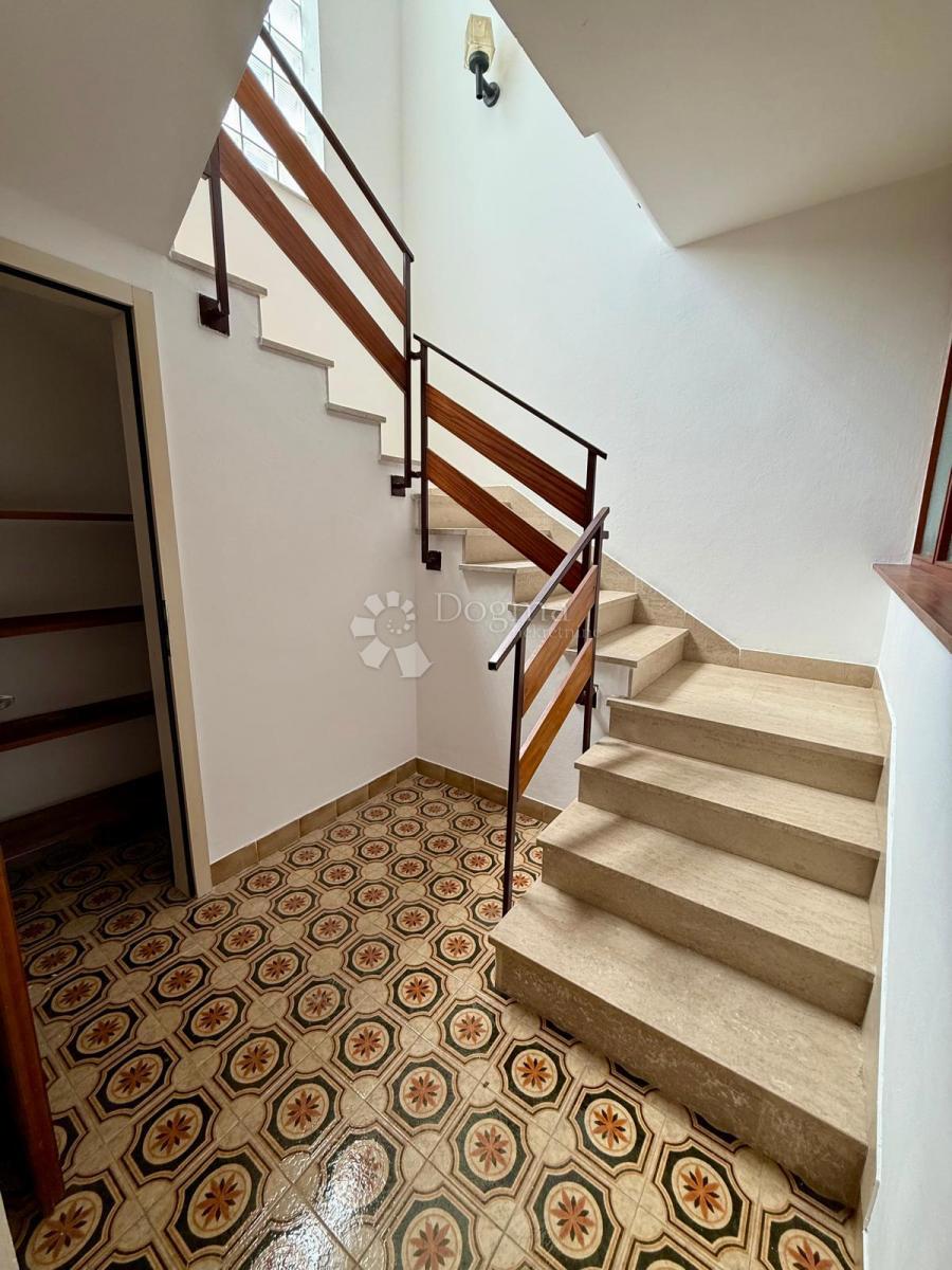 Casa Valdebek, Pula, 331m2