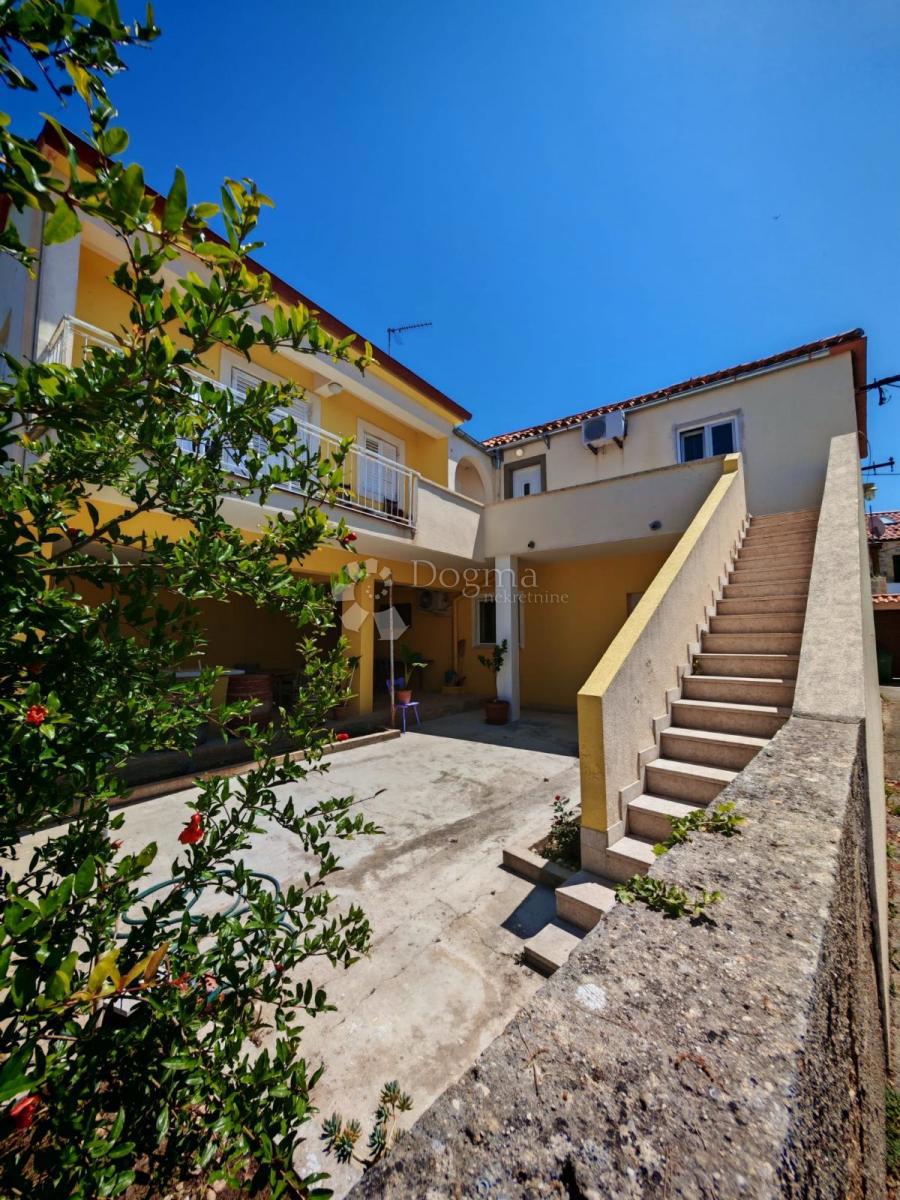 Casa Petrčane, Zadar - Okolica, 185m2