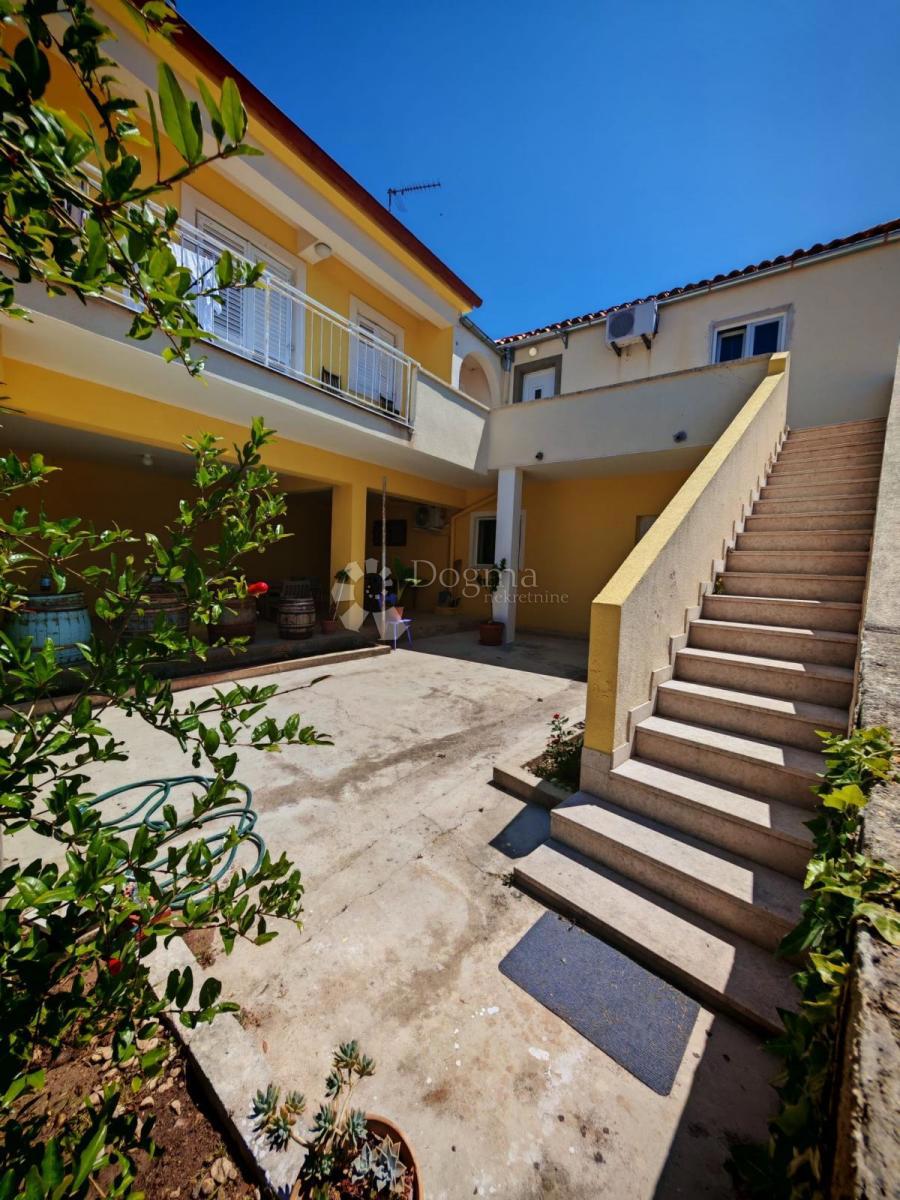 Casa Petrčane, Zadar - Okolica, 185m2