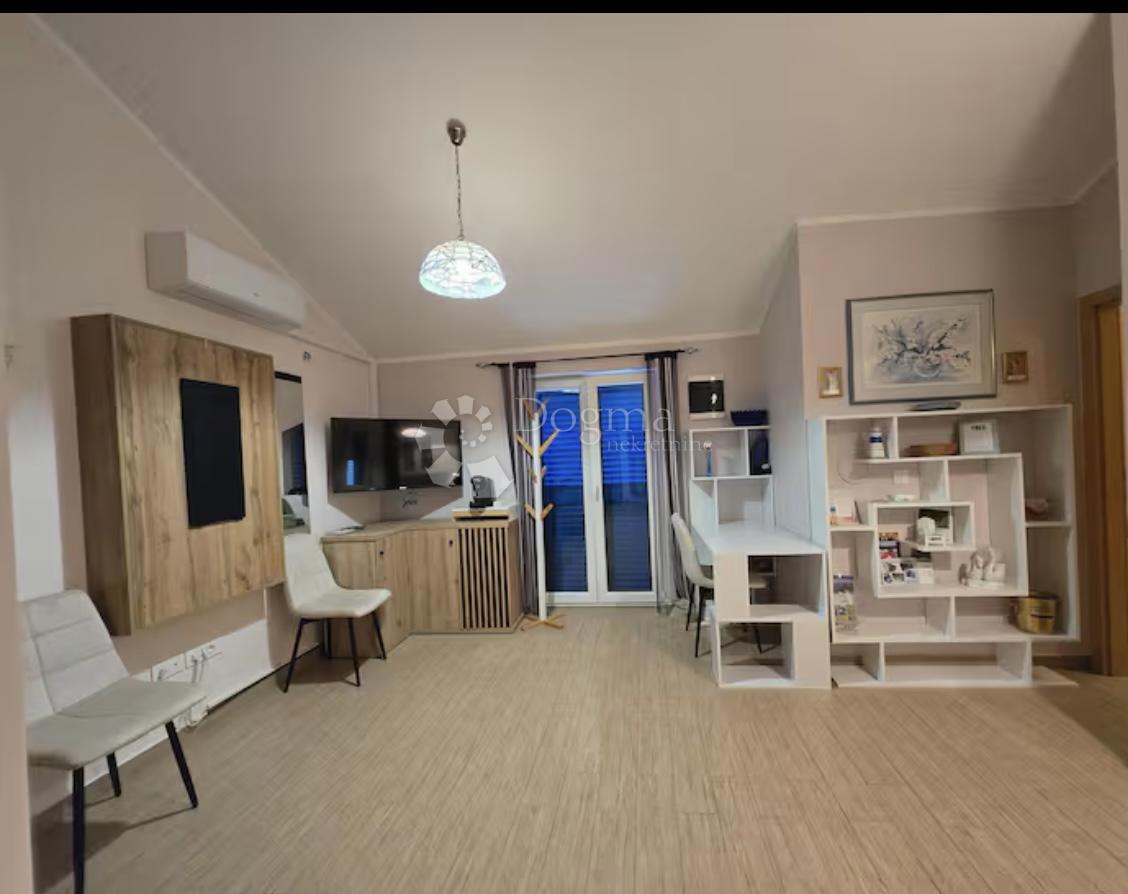 Casa Starigrad, Senj, 280m2