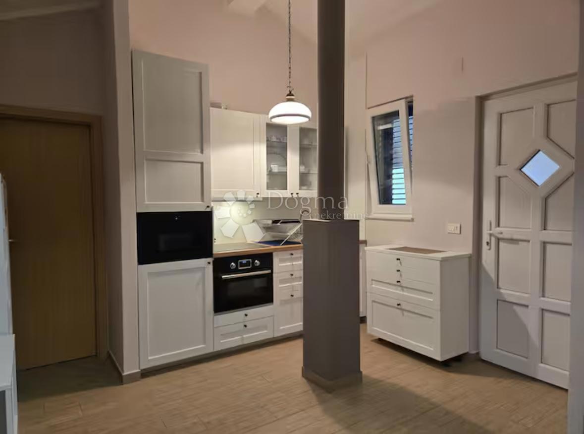 Casa Starigrad, Senj, 280m2