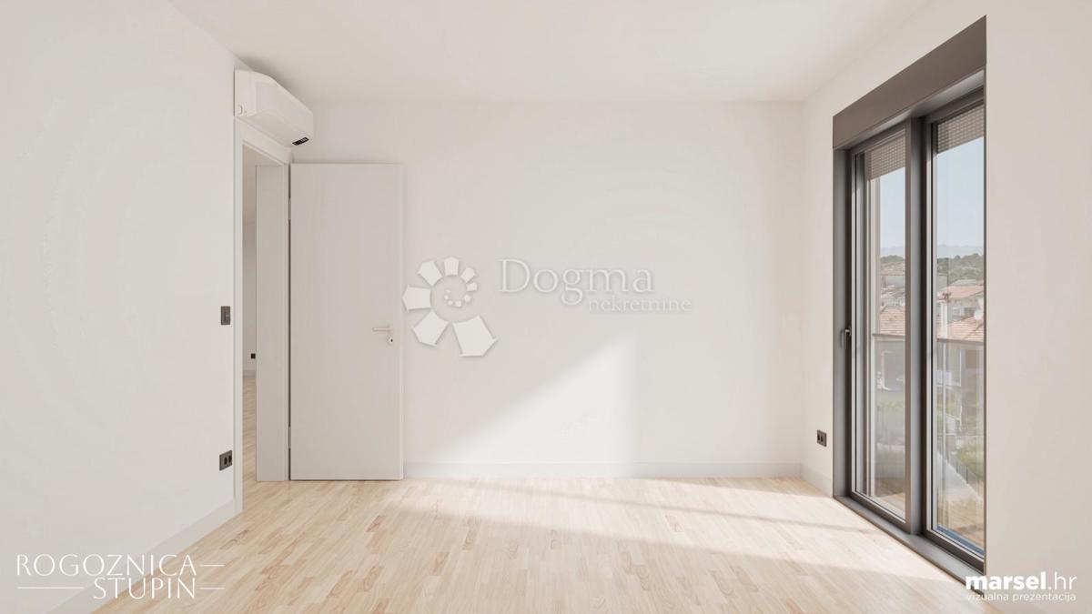 ROGOZNICA - NUOVO EDIFICIO MODERNO 2ª FILA DAL MARE