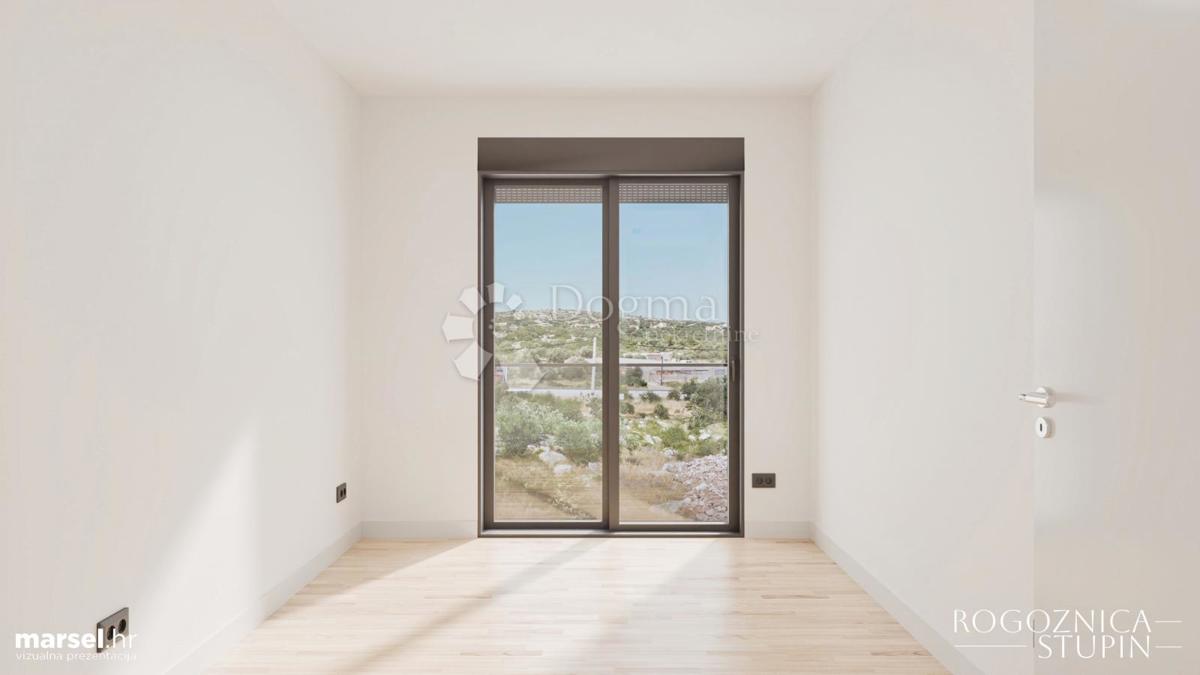 ROGOZNICA - NUOVO EDIFICIO MODERNO 2ª FILA DAL MARE