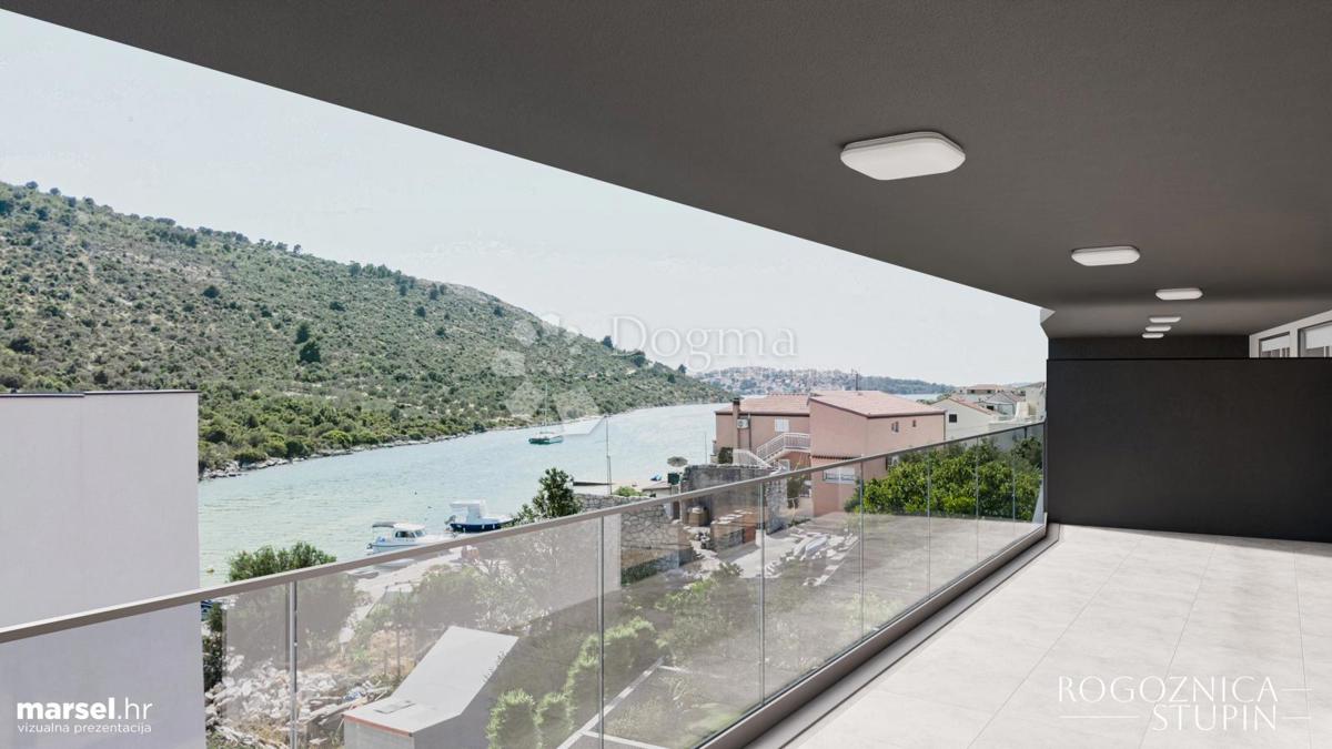 ROGOZNICA - NUOVO EDIFICIO MODERNO 2ª FILA DAL MARE