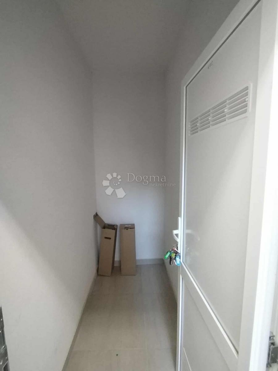 Locale commerciale Daruvar, 99,16m2