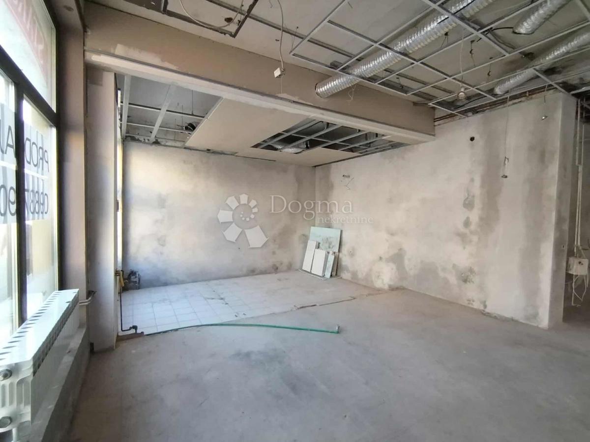 Locale commerciale Daruvar, 99,16m2