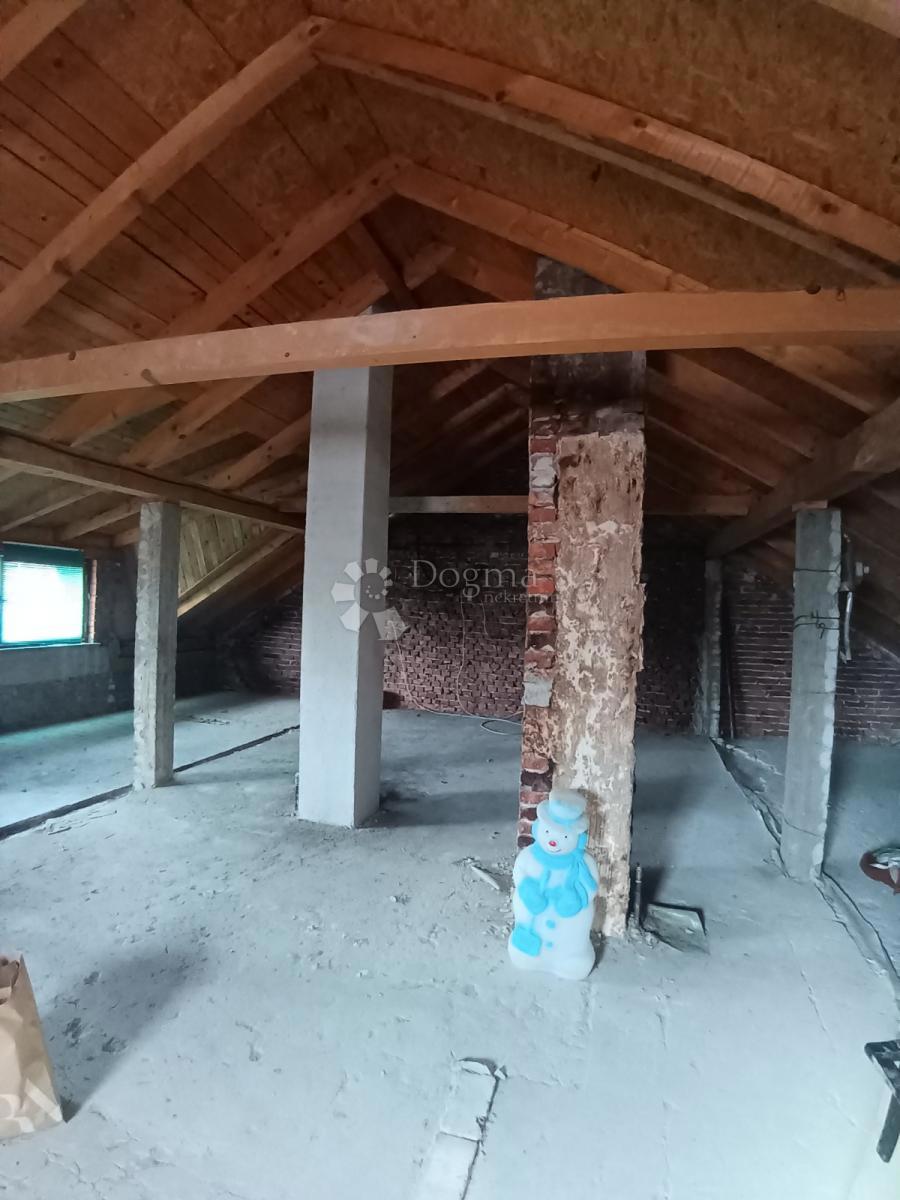 Casa Višnjevac, Osijek - Okolica, 250m2