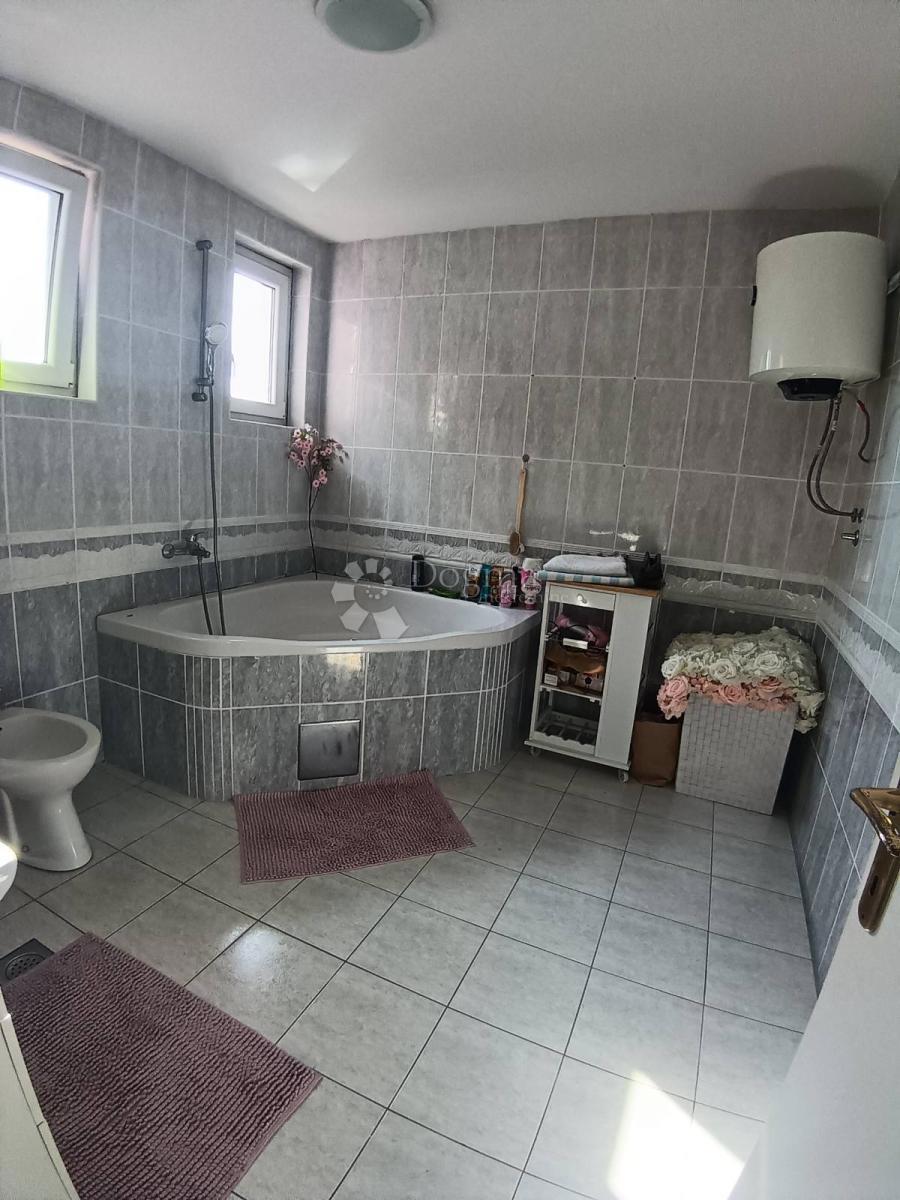 Casa Višnjevac, Osijek - Okolica, 250m2